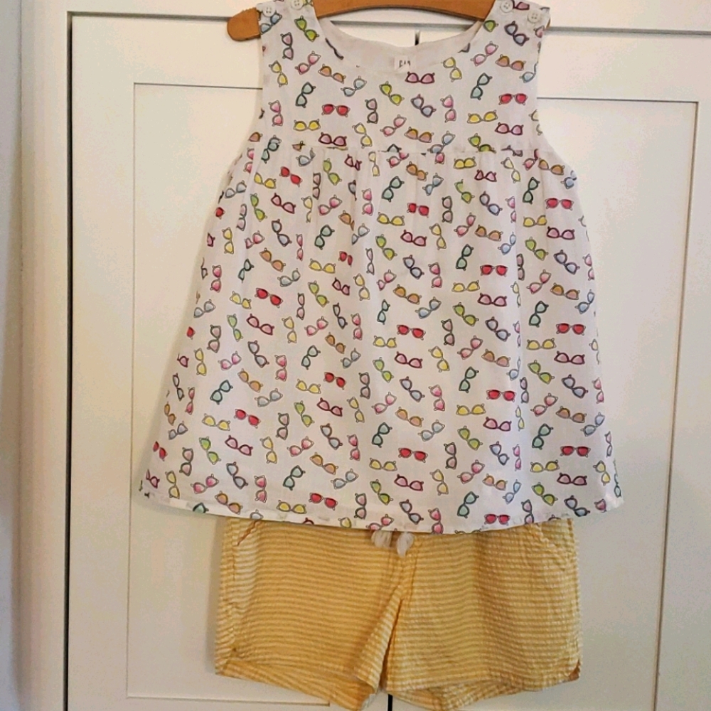 Gap Kids  & Old Navy Girls Sleevless Shirt And Shorts Outfit Size Large